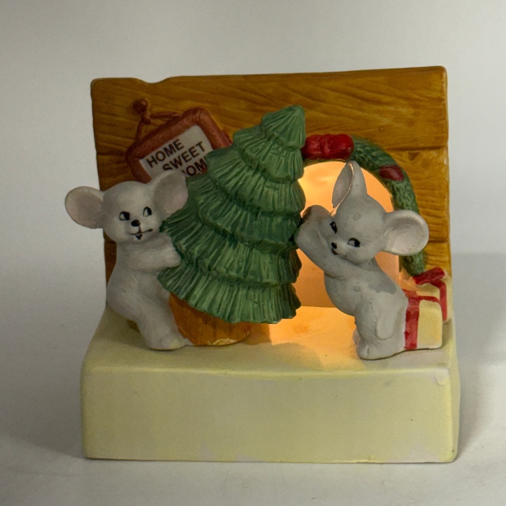 Vintage House of Lloyd 1988 Christmas Mice Music Box Light Up Home Sweet Home